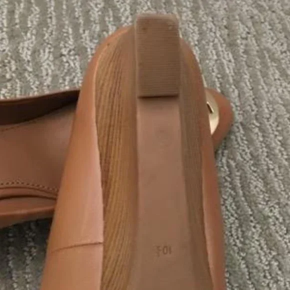 Tory Burch Sophie Gold Logo Wedges - Picture 7 of 7